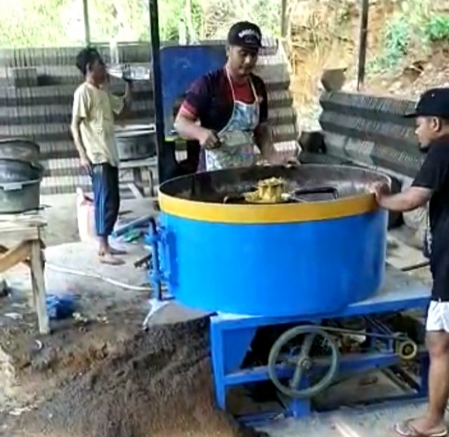 BUMDes Karang penang onjur, produksi paving block