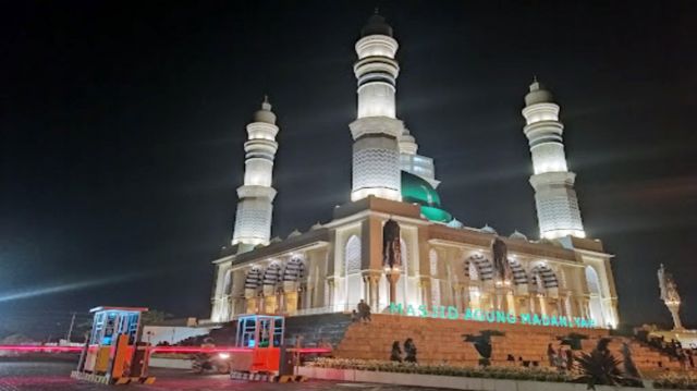 Masjid Agung Madaniyah Serasa Ibadah Di Masjid Nabawi