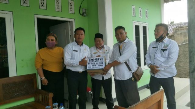 LBH PMBI Tangerang Berikan Bansos Korban Kebakaran